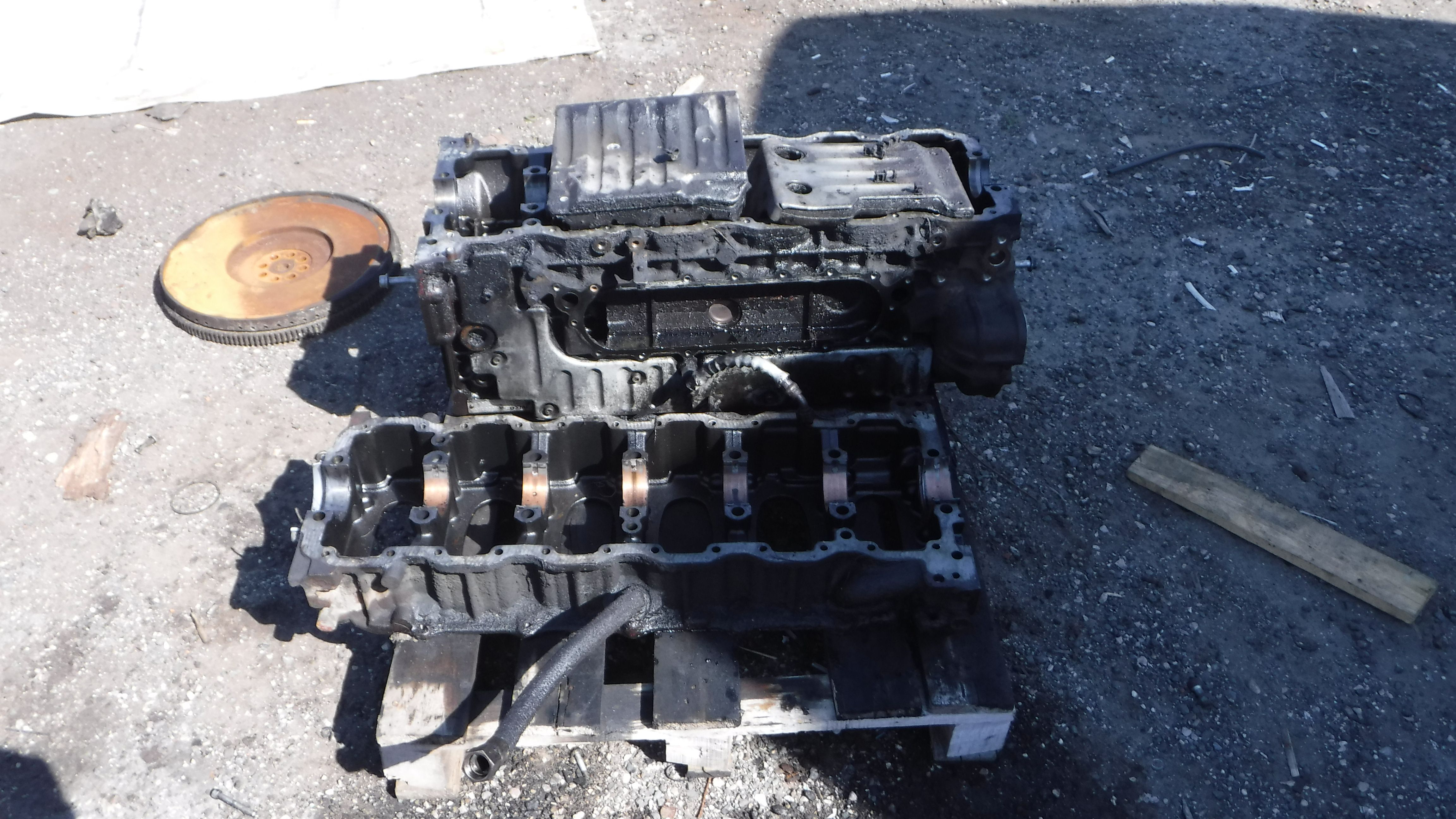 Блок двигателя 504105687 курсор 8 IVECO